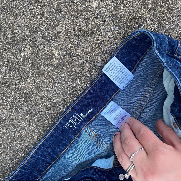 Time and Tru High Rise Dark Blue Ankle Cuffed Straight Jeans size 8 - Picture 5 of 6